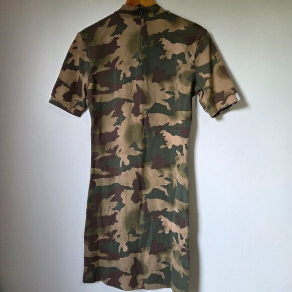 EUC ADIDAS MOCK NECK CAMO BODYCON T SHIRT DRESS SIZE M - Picture 2 of 15